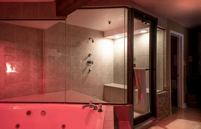 Super, Essence, Suite, King Bed، Essence Suites 1/1