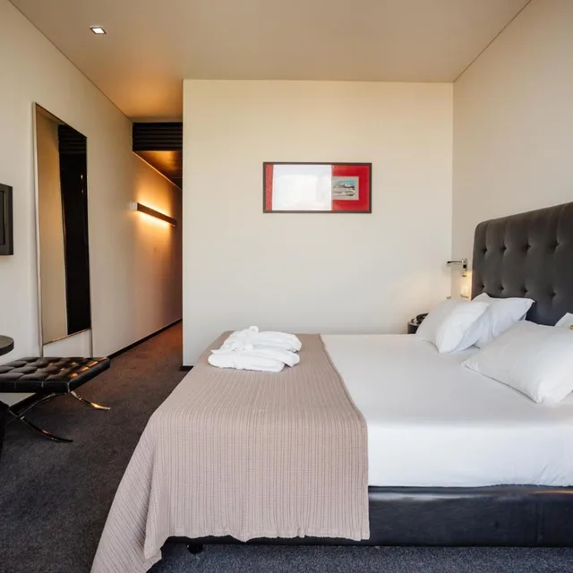 Standard, Double Bed, Mountain View, Axis Viana Business And Spa 2/6