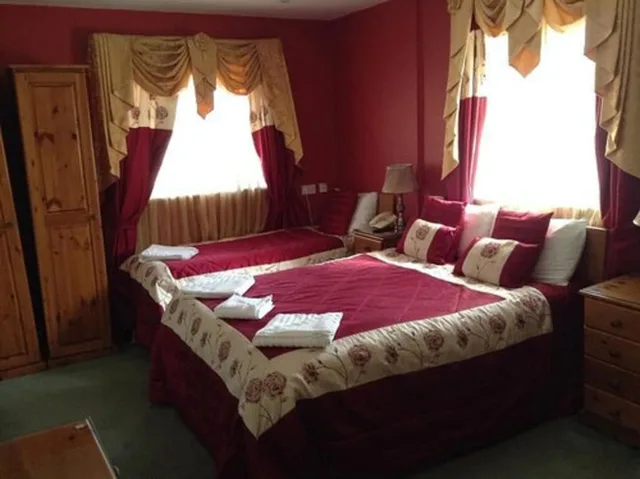 غرفة عائلية ثلاثية بسرير مزدوج وسرير فردي، Acorn Guest House 1/6