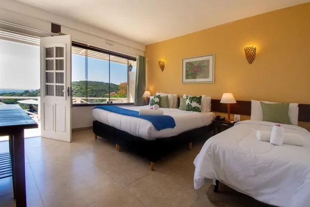 غرفة ثلاثية بإطلالة على البحر، Pousada Villa Mercedes 1/8