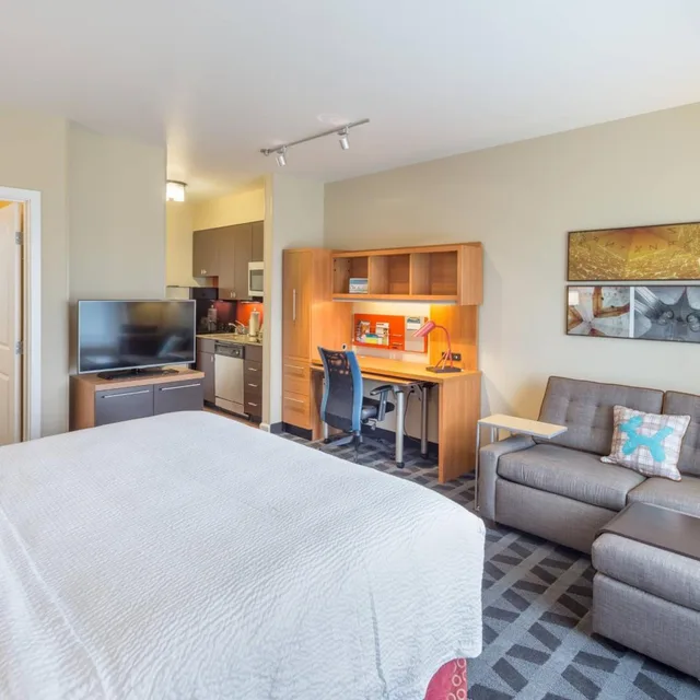 استوديو بسرير كينج مع أريكة لذوي الإعاقة، Towneplace Suites Portland Vancouver 2/10