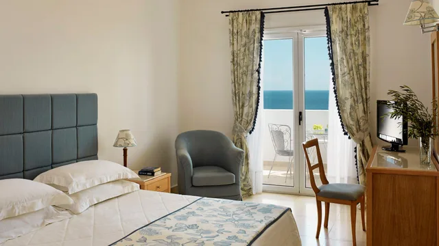 Bungalow, Sea Front, Row View، Mitsis Norida 1/3