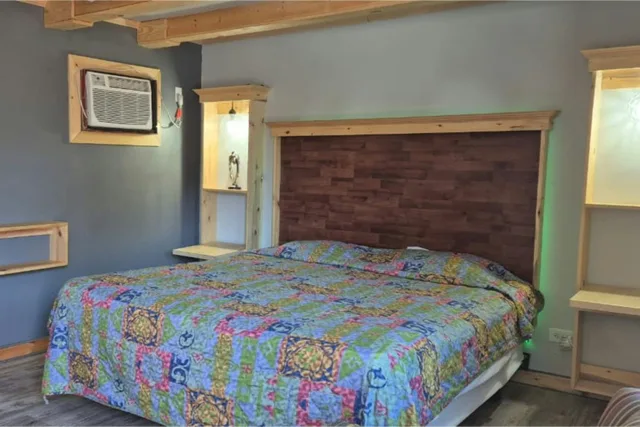 غرفة بسرير كينج لغير المدخنين، Des Plaines Motel By OYO O'Hare Airport Chicago 1/4