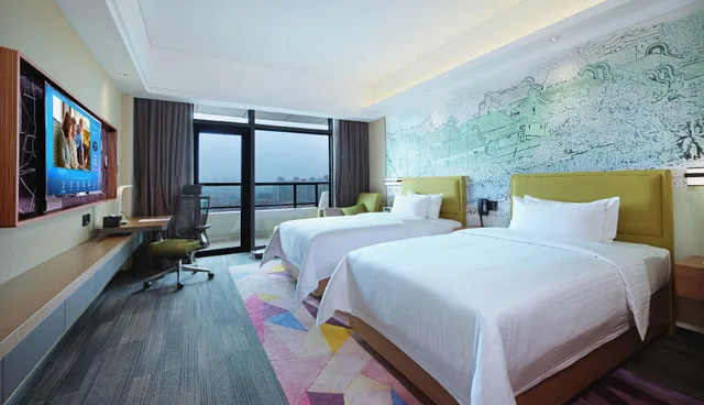غرفة سوبيريور بسريرين منفصلين بإطلالة على الحديقة، Hampton by Hilton Foshan Xiqiao Mountain 1/1