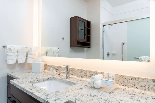 غرفة بسريرين كوين مع أريكة، Homewood Suites by Hilton Indianapolis-Downtown 3/3