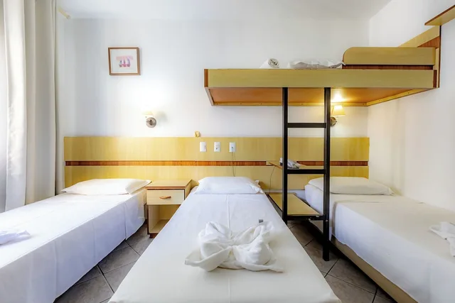 غرفة قياسية رباعية بسرير مزدوج وسريرين منفصلين، Mar Hotel 1/10