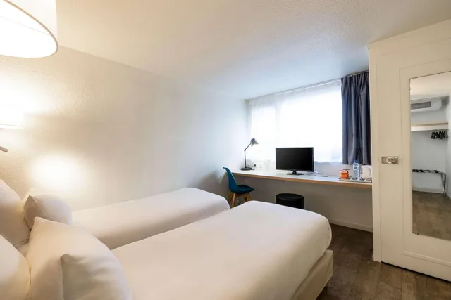 غرفة بسريرين منفصلين، Comfort Hotel Rungis - Orly 1/4