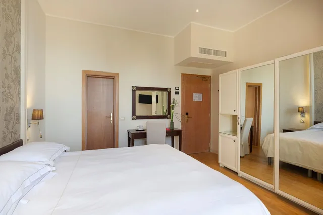 Deluxe, Twin Beds, Sea View, Two Story, Balcony، Grand Hotel Mediterranee 5/6