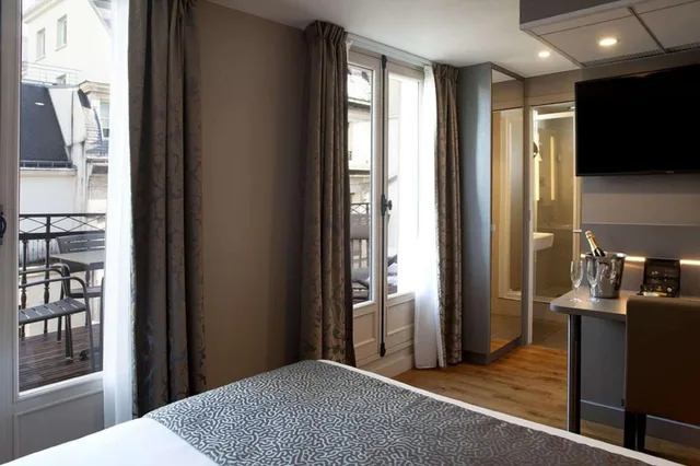 Superior, Double Bed, Hotel Theoreme 10/10