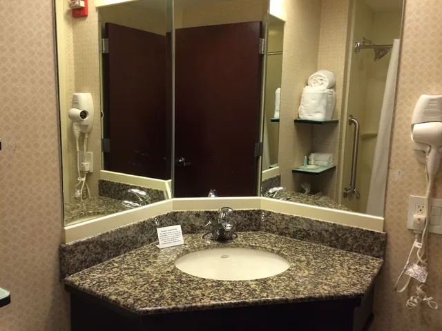 Upgrade, Efficiency, Suite, 2 Queen Beds, Sofa, Accessible، Comfort Inn & Suites LaGuardia Airport 1/1
