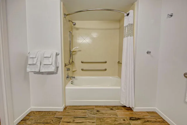 غرفة بسرير كينج لذوي الإعاقة، Hampton Inn By Hilton Dunn 4/4