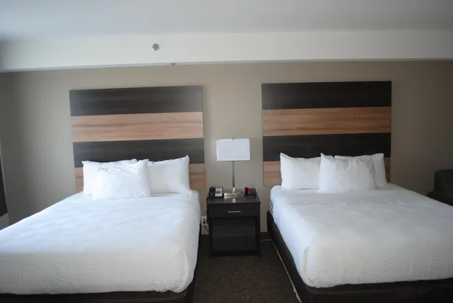 جناح ديلوكس بسرير كوين، Days Inn & Suites By Wyndham Lindsay 8/10
