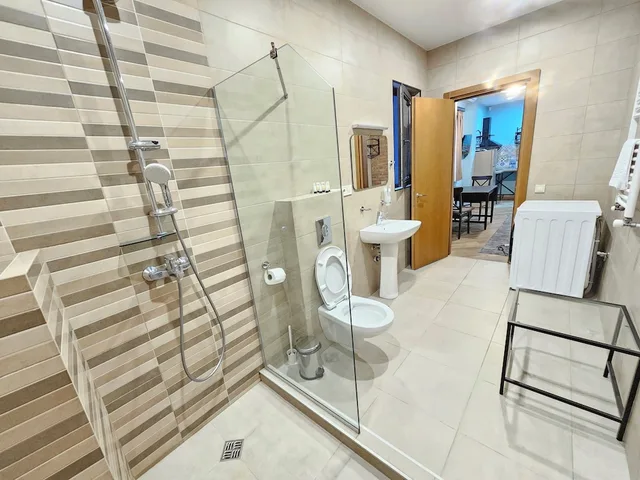 استوديو عائلي بسرير كوين مع أريكة، Brooch Boutique Hotel 5/5