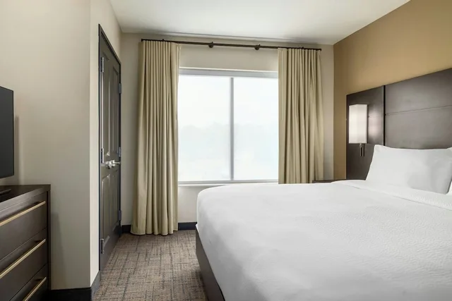 جناح بسرير كينج بغرفة نوم واحدة مع أريكة، Residence Inn By Marriott Richmond Airport 1/3