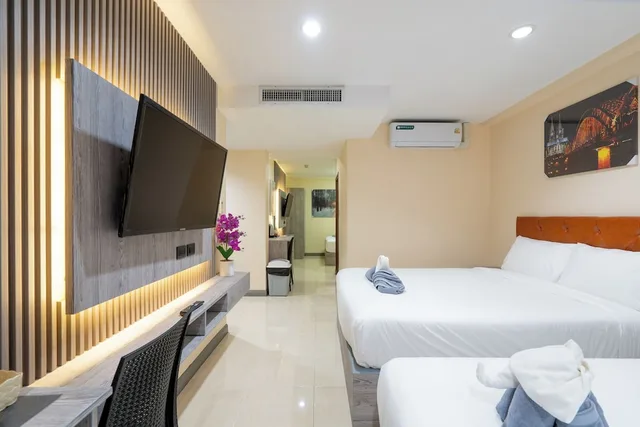 جناح بسريرين منفصلين وسريرين كينج وسرير كوين بـ3 غرف نوم، Squareone Hostel 5/10