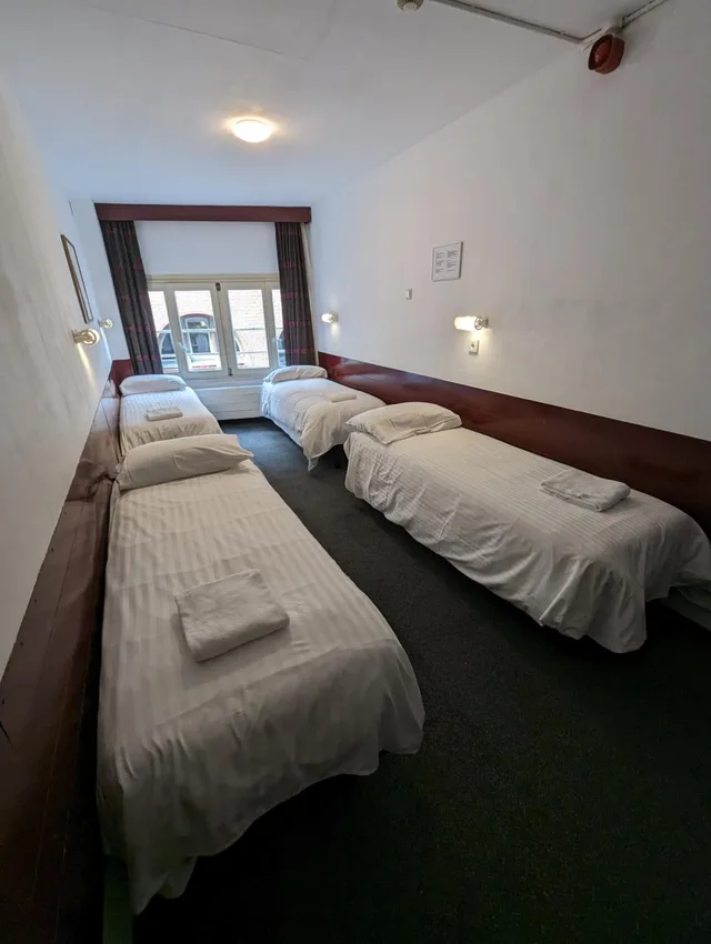 غرفة رباعية، Budget Hotel Ben 2/9