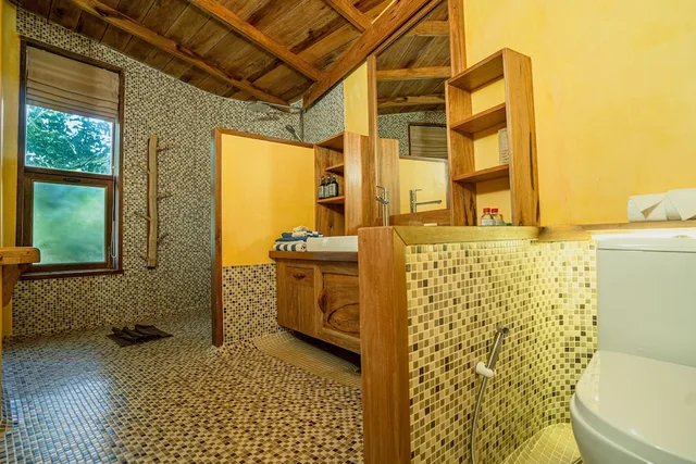 Retreat, Sunset, King Bed, Balcony، Veranda Natural Resort 3/3