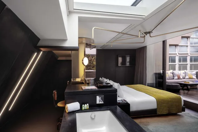 1 Bedroom, Urban, Bank, Suite, King Bed, Jetted Tub، W Amsterdam 8/10
