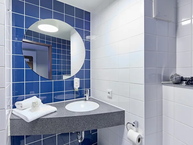 غرفة ثلاثية بثلاثة أسرّة، B&B Hotel Dortmund-City 7/8