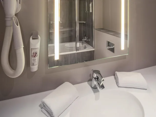 غرفة بسرير كينج لذوي الإعاقة، Ibis Poznan Centrum 7/10