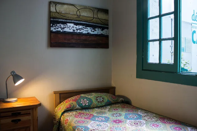 غرفة مفردة صغيرة بحمام مشترك، Forestal Hostal 5/9