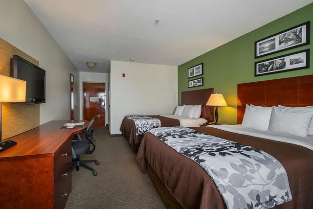 غرفة بسريرين كوين، Sleep Inn & Suites Manchester 2/3