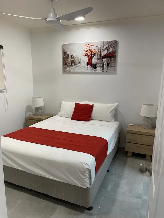 شقة بسرير كوين بإطلالة على الفناء، The York Beachfront Holiday Apartments 1/2
