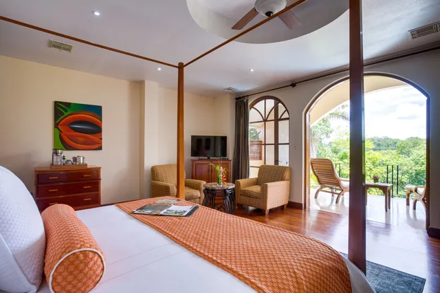 جناح شهر العسل بسرير كينج، San Ignacio Resort Hotel 2/5