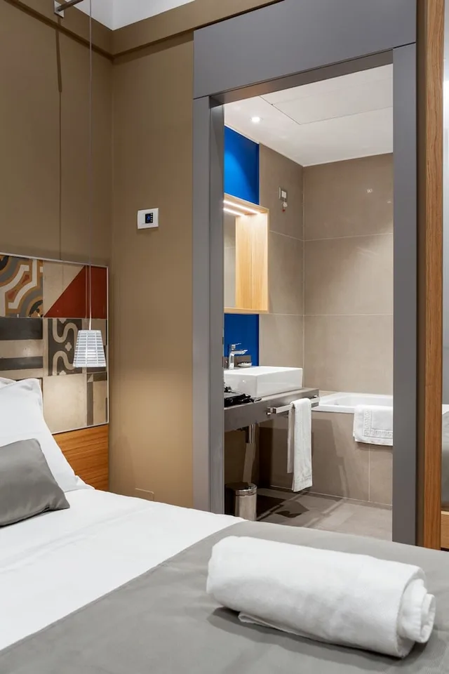 Classic, Queen Bed, Hotel Medinblu 5/6