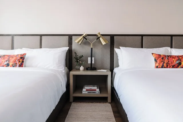 room, multiple beds, city view، The Alida, Savannah, a Tribute Portfolio Hotel 5/10