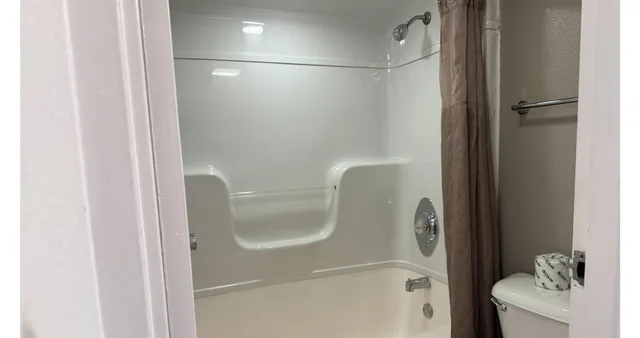 Room, 2 Queen Beds, Motel6 Joliet, IL - I-80 5/5
