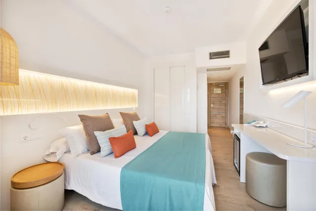 غرفة بسريرين منفصلين، Ipanema Beach Hotel 1/6