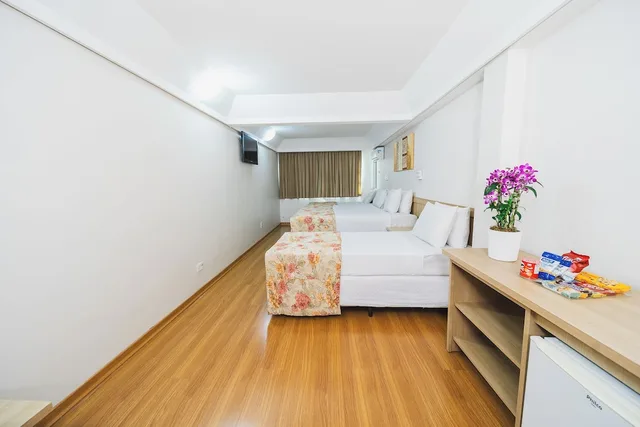 غرفة قياسية ثلاثية بسريرين منفصلين وثلاثة أسرّة، Hotel Golden Park Curitiba by Nacional Inn 5/10