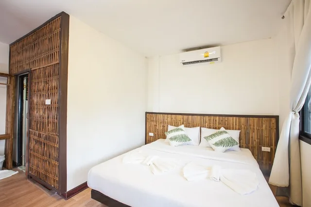 Room, Double Bed, Sea View, Salisa Resort 2/6
