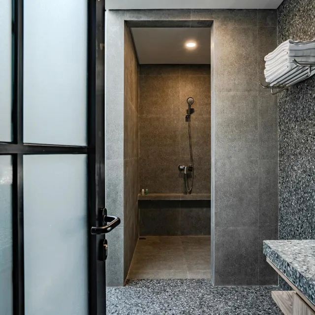 جناح، LOA Living Solo Baru 7/8