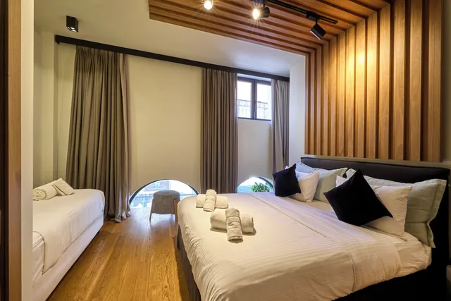 جناح جونيور بسرير كوين مع أريكة، Snob Athens 8/10