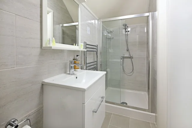 غرفة كلاسيكية ثلاثية بسرير مزدوج وسرير فردي، Imperial Guest House 4/4