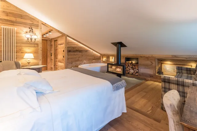جناح جونيور بسريرين منفصلين بشرفة، AUBERGE DE LA MAISON 4/10