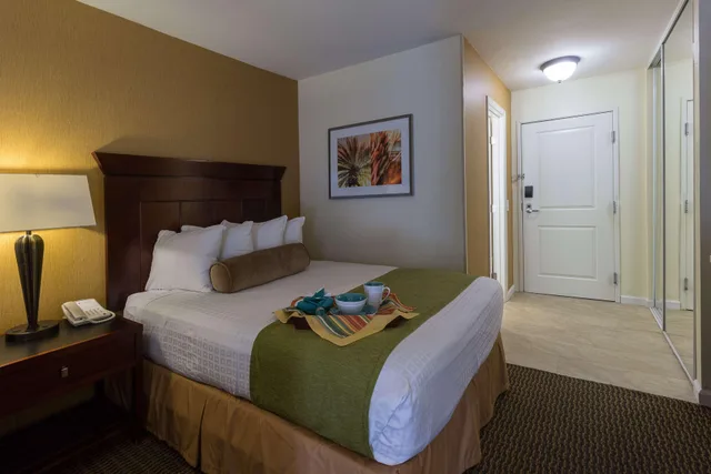 غرفة بسرير كوين، Best Western Plus Carpinteria Inn 5/9