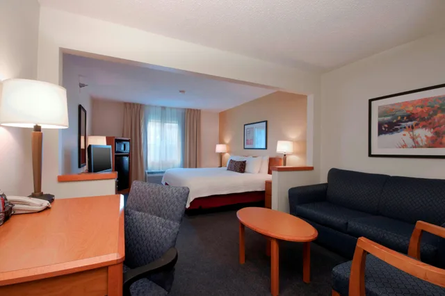غرفة بسرير كينج، Fairfield Inn Joliet South Hotel 1/1