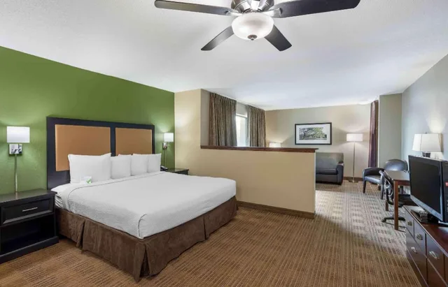 غرفة ديلوكس بسرير كينج، Extended Stay America Grand Rapids - Kentwood 2/6