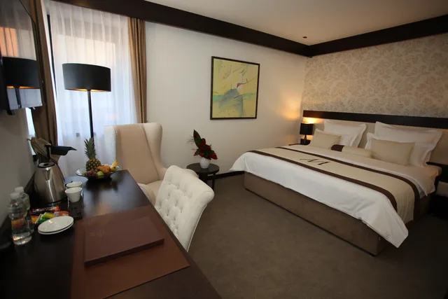 غرفة كلاسيكية مفردة بسرير مزدوج، Malak Regency Hotel 2/3