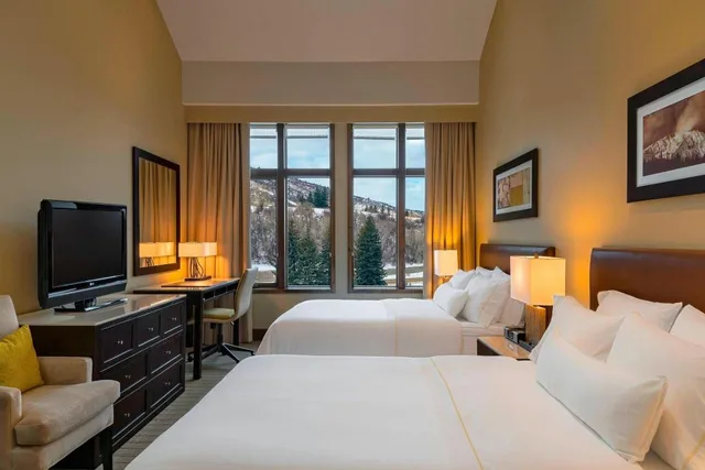 Guest Room, Traditional, 2 Queen Beds, with View, The Westin Riverfront Resort & Spa, Avon, Vail Valley 1/4