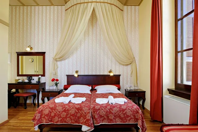 غرفة بريميوم بسرير كينج بإطلالة على البحر بغرفة نوم واحدة مع أريكة، HALEPA HOTEL 3/5