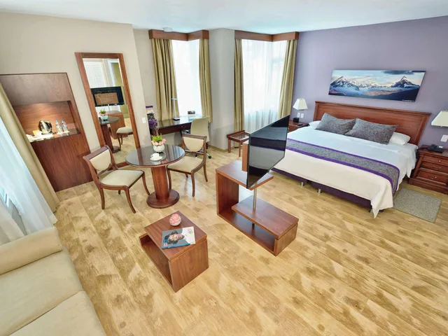 جناح سوبيريور بسرير كينج، Mercure Alameda Quito 2/4