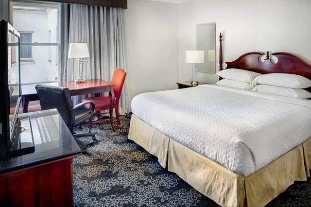 جناح استوديو بسرير كينج، Embassy Suites By Hilton Portland Downtown 1/2