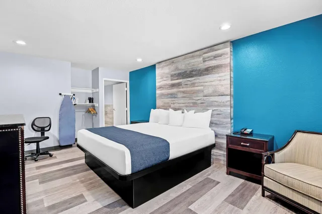 غرفة قياسية رباعية، SureStay Hotel by Best Western Buena Park Anaheim 3/7