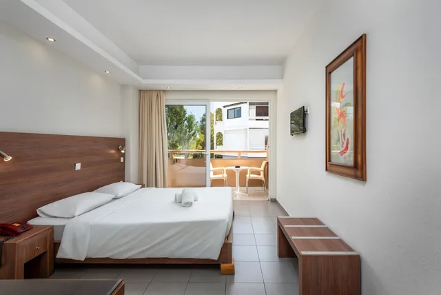 غرفة كلاسيكية بسريرين منفصلين في طابق منخفض، City Center Hotel 1/6