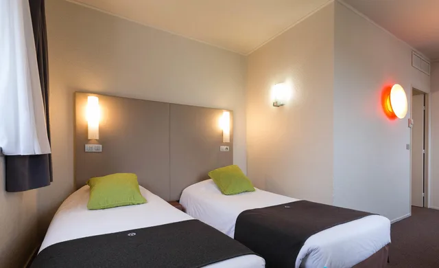 Next Generation, 3 Beds، CAMPANILE LYON CENTRE - GARE PART DIEU 3/10