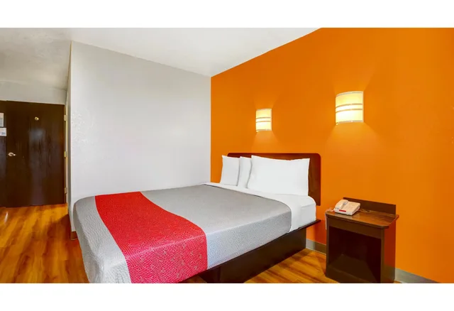 1 Queen Bed - Non-Smoking, Hearing Impaired، Motel6 Benson, AZ 2/8
